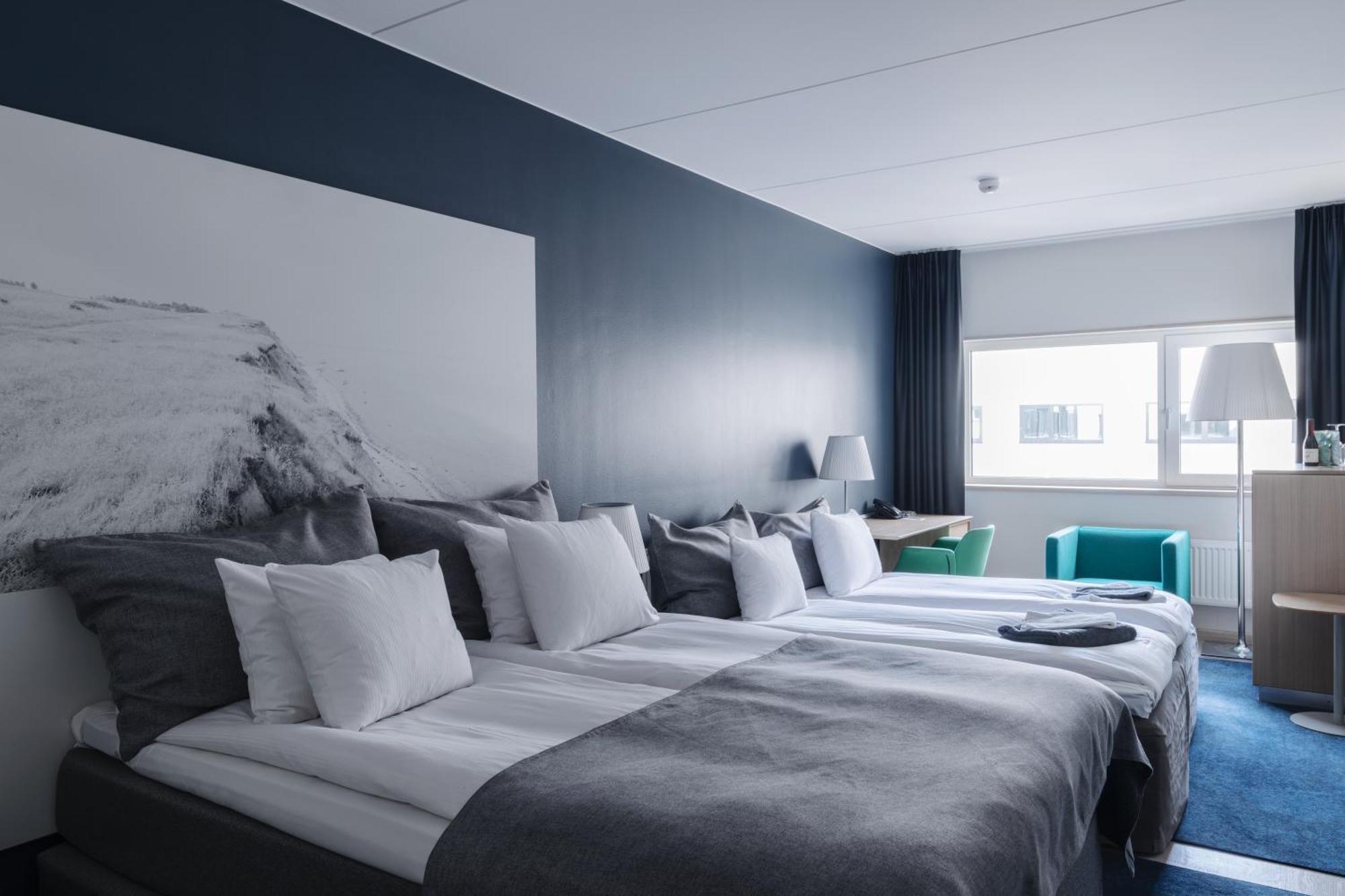 Family Room,1586825806:JPEG